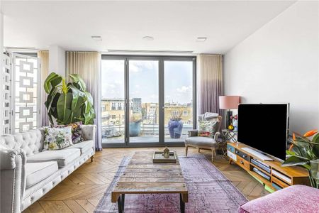 Stunning two bedroom sub penthouse apartment with a large roof terrace. - Photo 2