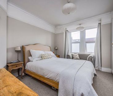 3 bedroom terraced house to rent - Photo 6