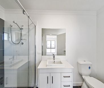 Room for rent in Near New Rooming House - Photo 6