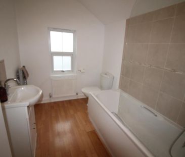 2 bedroom terraced house to rent - Photo 6