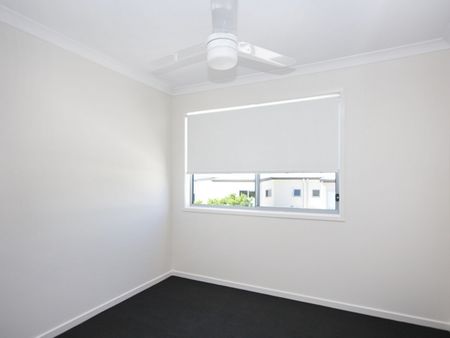 Modern 3-Bedroom Townhouse in Prime Ripley Location - Photo 2