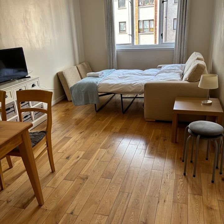 2 Bed Flat, Hawthornden Place, EH7 - Photo 1