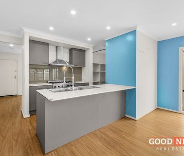 Prime Family Home - Walk to Riverdale Shopping Centre - Photo 3