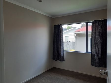 Kelston, Auckland - Photo 5