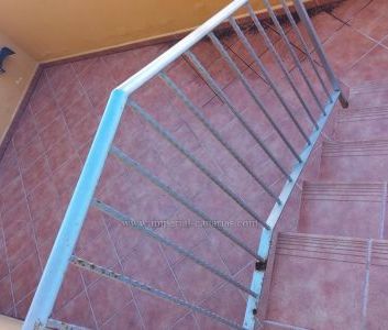 Large townhouse with three bedrooms, two bathrooms and a toilet, la... - Foto 4