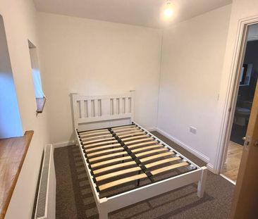 Partly Furnished 2 Bedroom Apartment - Photo 5