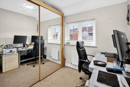 4 bedroom detached house to rent - Photo 3