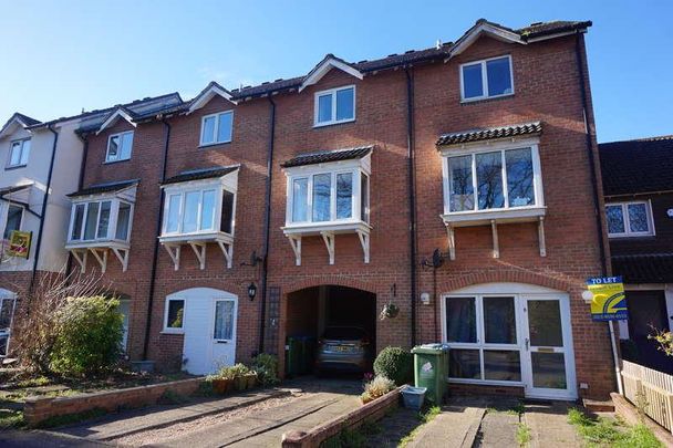 Berkeley Close, SO15 - Photo 1