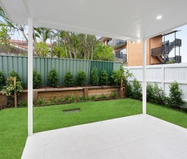 Stunning New Townhouse – Style, Space & Sophistication in Wooloowin... - Photo 6