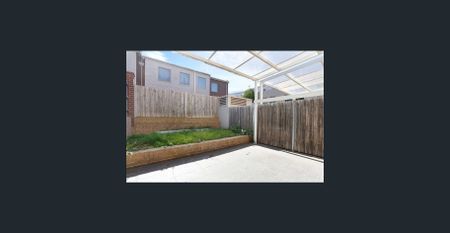 Modern Townhouse in Central Location - Photo 5