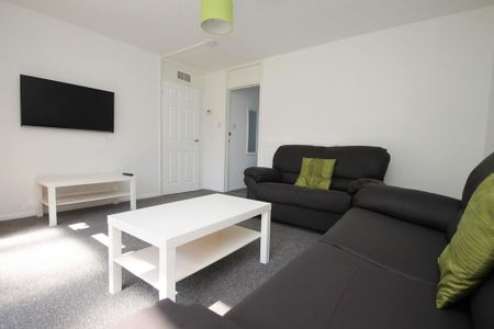 3 bedroom apartment to rent - Photo 3