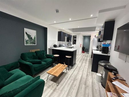 1 bedroom in a house share to rent - Photo 4