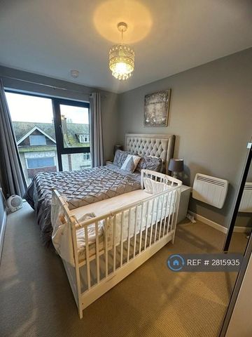 2 bedroom flat to rent - Photo 2