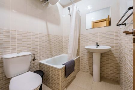 Calle Álamos, Málaga, Andalusia 29012 - Photo 4