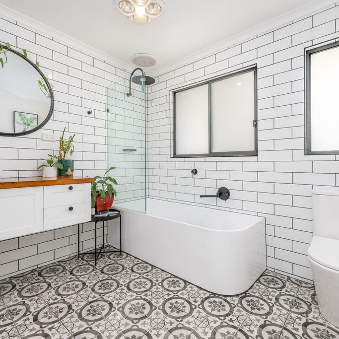 Spacious Family Home! - Photo 1