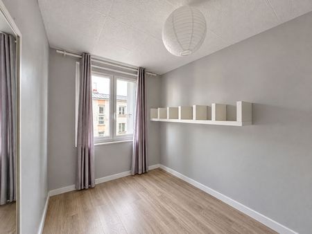 Location Appartement 1 pièce 33m² - Photo 3