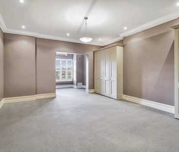 Classical Grandeur, four bedroom masterpiece - Photo 3