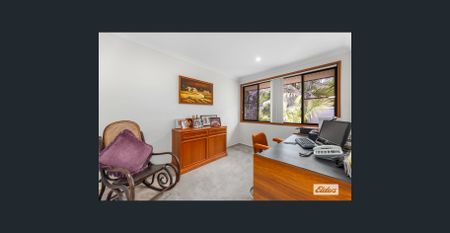 Spacious, Stylish & Exceptionally Versatile Family Living - Photo 4