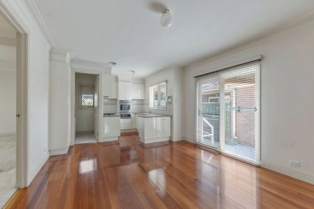 Unit 2/20 Laura Street, Caulfield South. - Photo 4