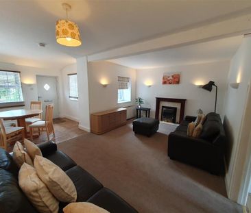 2 bedroom semi-detached house to rent - Photo 4