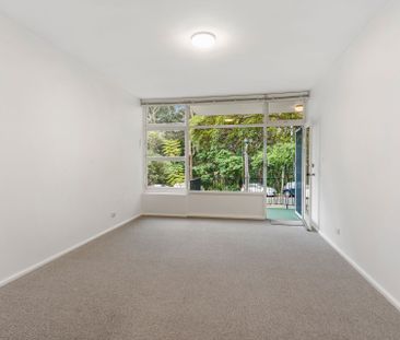 Refurbished One Bedroom Apartment in Great Location - Photo 6