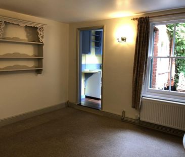 2 bedroom semi-detached house to rent - Photo 6
