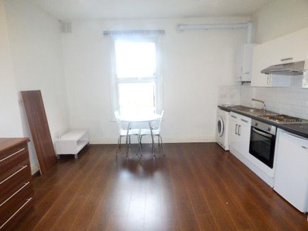 Studio to rent - Photo 4