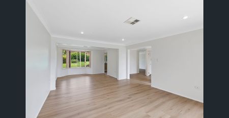 RARE OPPORTUNITY - LARGE FAMILY HOME - Photo 2