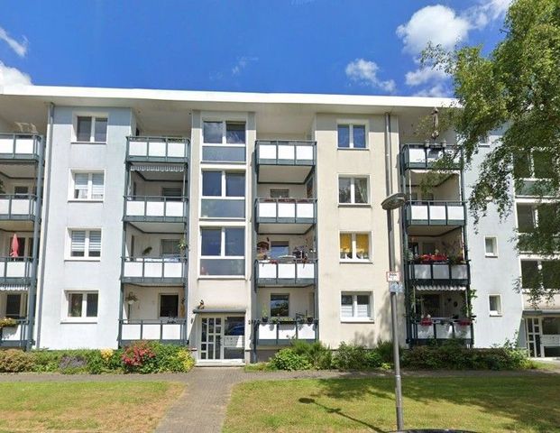 Grenzenlos wohlfühlen: Frisch renovierte Wohnung mit neuem Bad und Balkon! - Photo 1