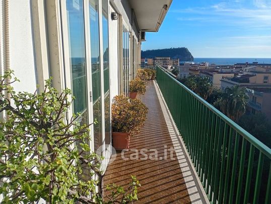 Trilocale in Affitto in Viale Campi Flegrei 28 a Napoli - Foto 1