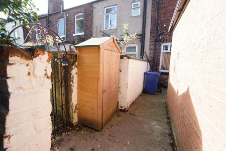 3 bedroom terraced house to rent - Photo 3