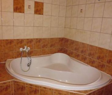 VESELÁ: Atypický 2-izb. ZARIADENÝ byt 48 m2 + LOGGIA 9 m2, 1.p. - Fotografia 5