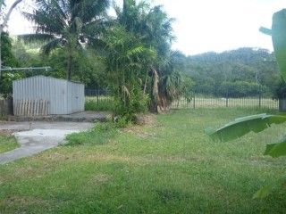 Delightful Three-Bedroom Home with a Fully Fenced Back Yard - Photo 4