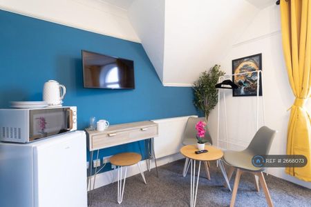 Studio to rent - Photo 4