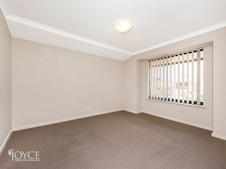 66 Gateway Boulevard, CANNING VALE WA 6155 - Photo 4