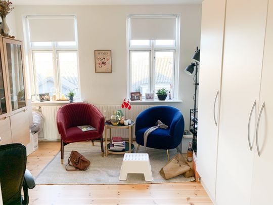 Dejlig 3-værelses lejlighed med altan - Photo 1