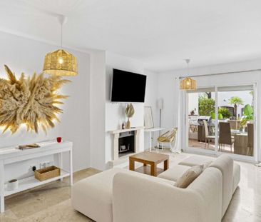 2 Bedroom Apartment For Rent in Nueva Andalucía, Málaga - Photo 3