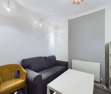 4 bedroom terraced house to rent - Photo 2