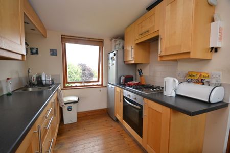 3 bed Flat for Rent - Photo 5