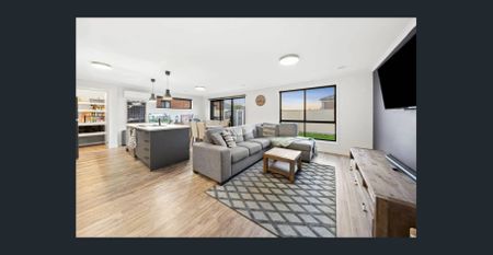 Beautifully Presented Family Home - Photo 2