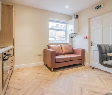1 Bedroom - Photo 2
