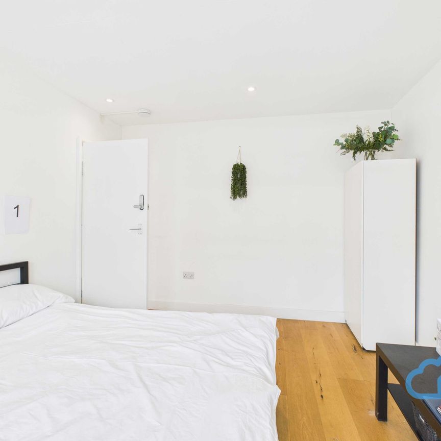 RM1 Westmead | Farnborough | GU14 7SG - Photo 1