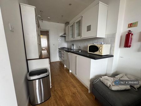 1 bedroom flat to rent - Photo 5