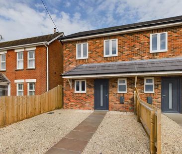 3 bedroom semi-detached house to rent - Photo 3