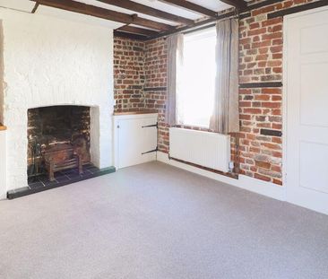 2 bedroom end of terrace house to rent - Photo 1