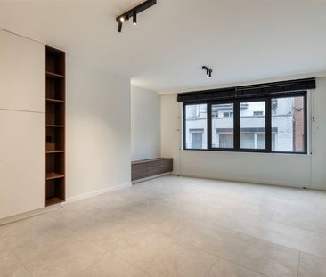 Volledig gerenoveerd appartement - Photo 2