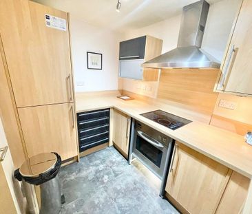 1 bedroom in a flat share to rent - Photo 4