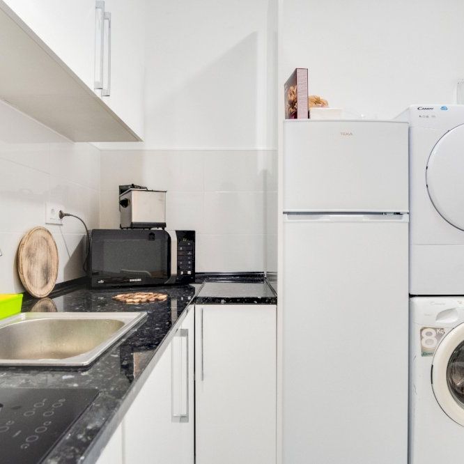 Bright exterior room with balcony in Plaza Mayor - Photo 1