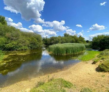 London Road, Staines-upon-thames, Surrey, TW18 - Photo 1