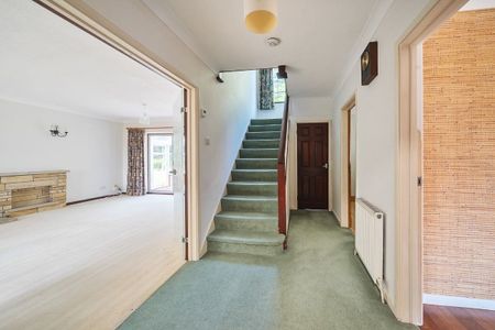 4 bedroom detached house to rent - Photo 3